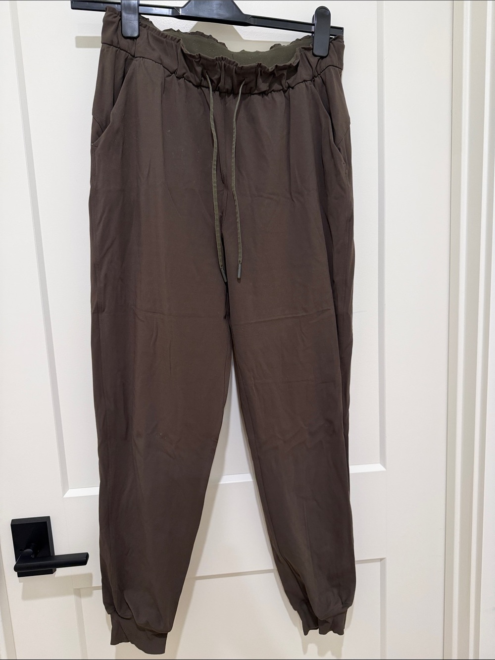 lululemon athletica Women’s Jogger Pants —green